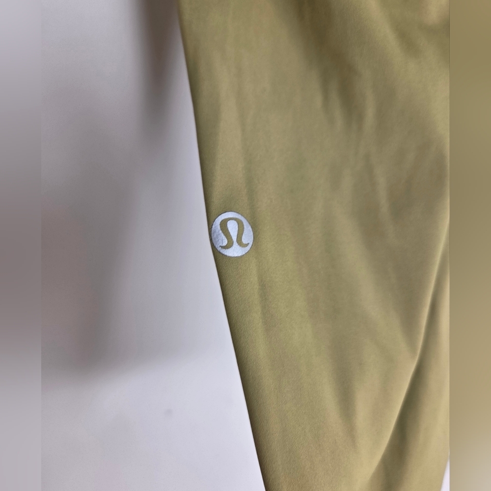 Lululemon Athletica Size 4 Chic Olive Green Leggings - Picture 4 of 5